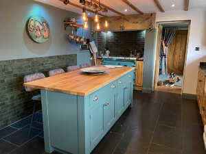 A Freestanding Kitchen Island to Match the Everhot cooker04.jpg
