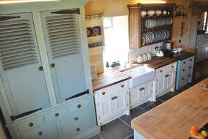 Tuscan Farmhouse Kitchen in Devon05.jpg