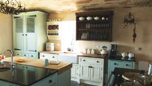 Tuscan Farmhouse Kitchen in Devon04.jpg