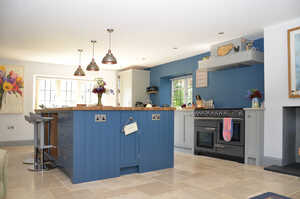 Glorious Stow on the Wold Kitchen01.jpg