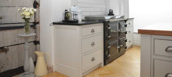Unfitted country kitchen design